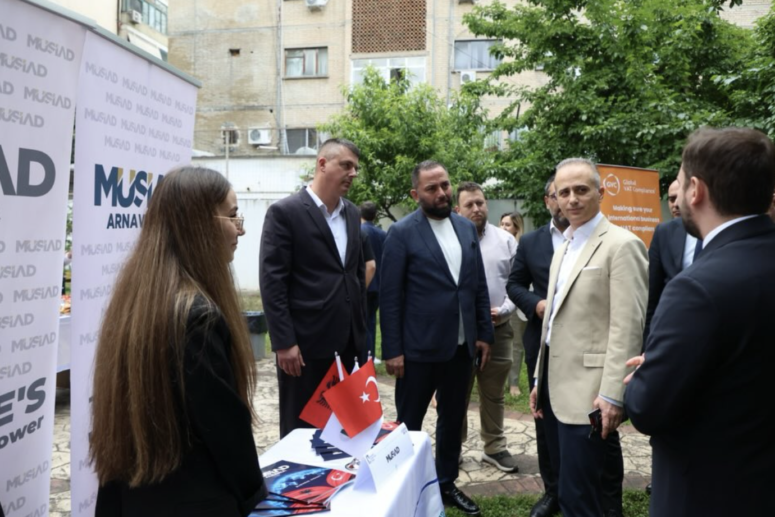 Panairi i Karrierës i organizuar nga Universiteti New York në Tiranë (UNYT)