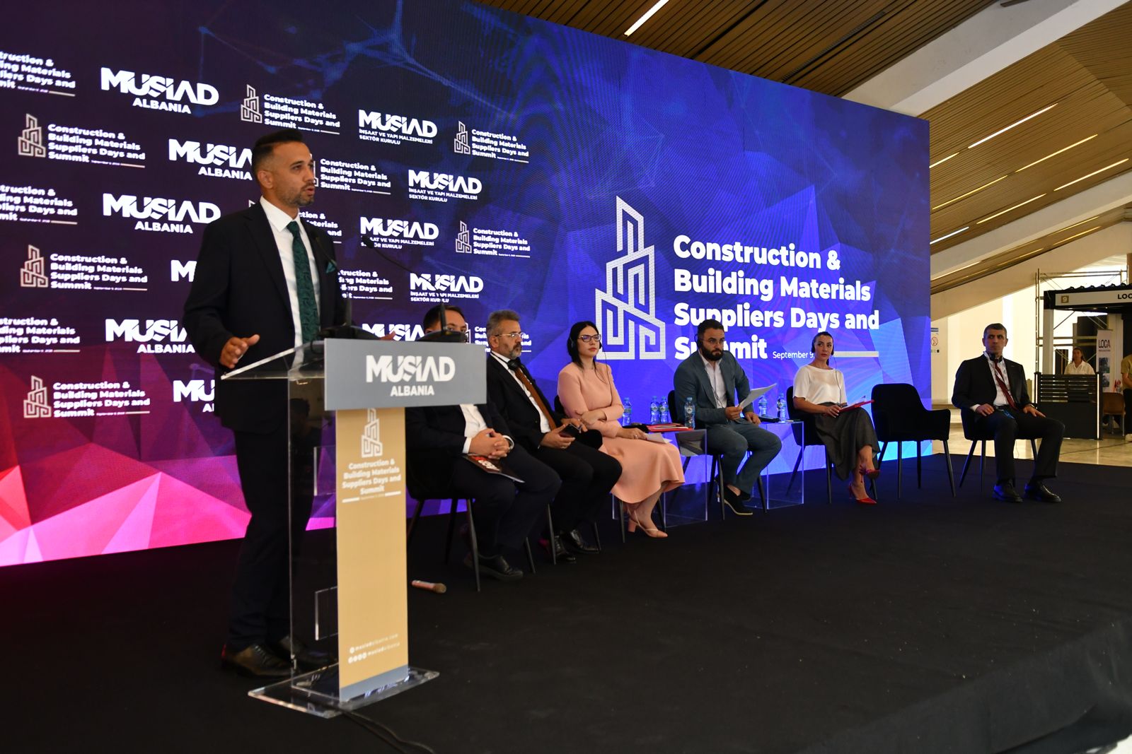 Bota e biznesit nga Turqia dhe Shqipëria u bashkua në Samitin e Ditëve të Furnizuesve të Ndërtimit dhe Materialeve të Ndërtimit